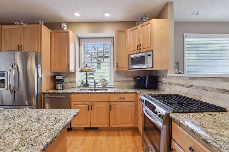 19191 Ashcroft Ter, Minnetonka, MN 55345