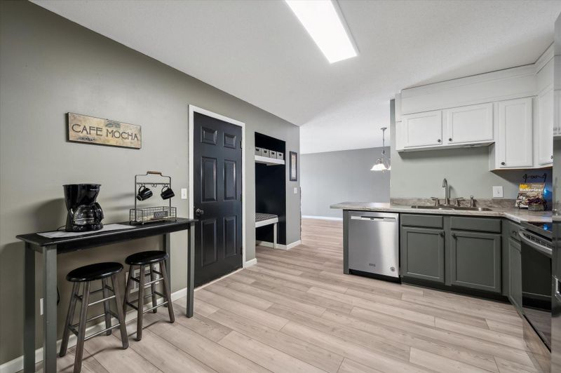 1733 Crestview St, Shakopee, MN 55379