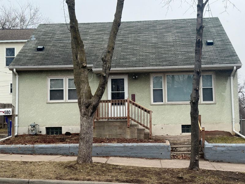 580 Cypress St, Saint Paul, MN 55106