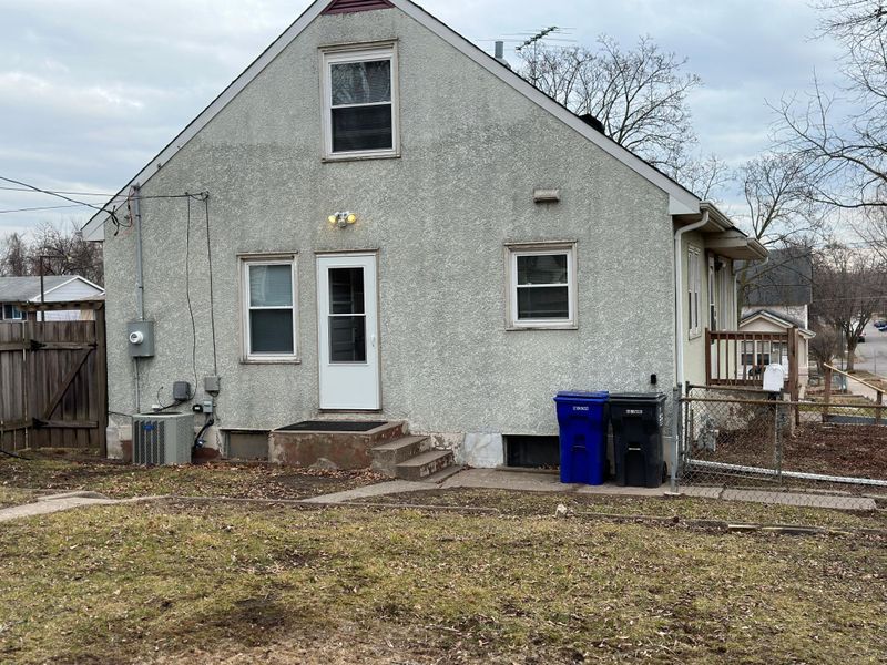 580 Cypress St, Saint Paul, MN 55106