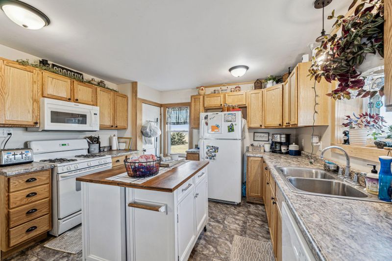 91 20th Ave, Clear Lake, WI 54005