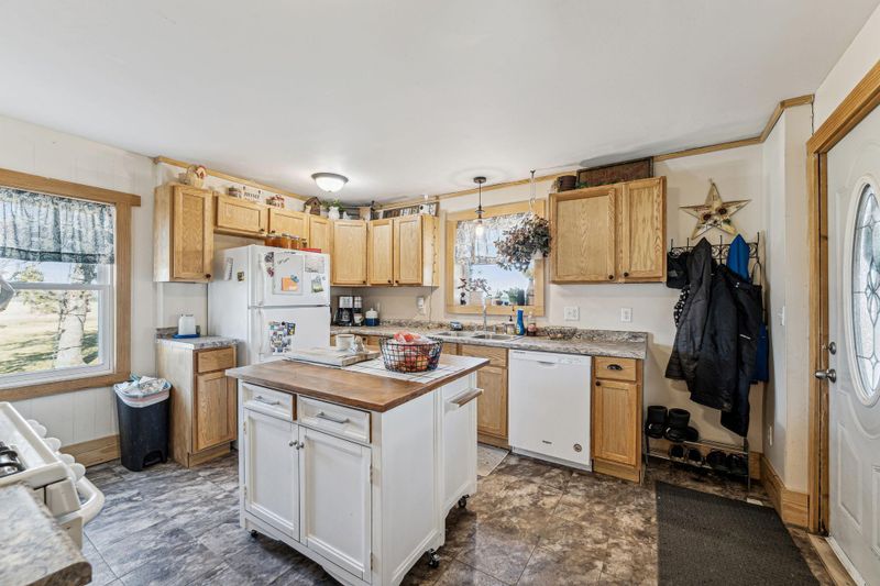 91 20th Ave, Clear Lake, WI 54005