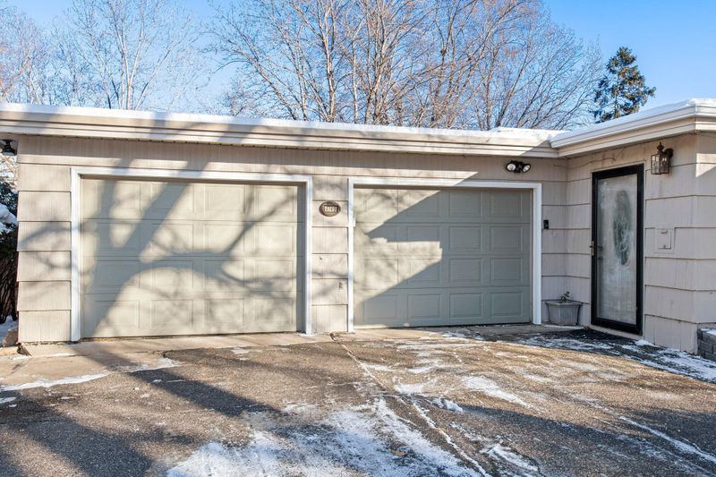 4748 Edgewood Ave N, Crystal, MN 55428