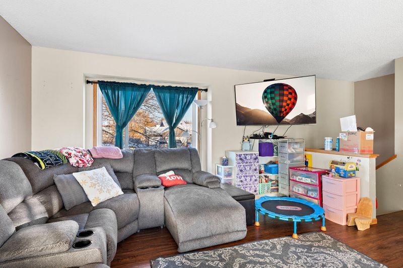 1303 Roosevelt St S, Cambridge, MN 55008