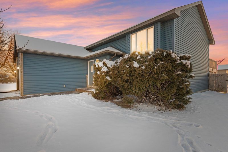1303 Roosevelt St S, Cambridge, MN 55008