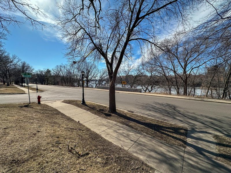 928 Riverside Dr SE, Saint Cloud, MN 56304