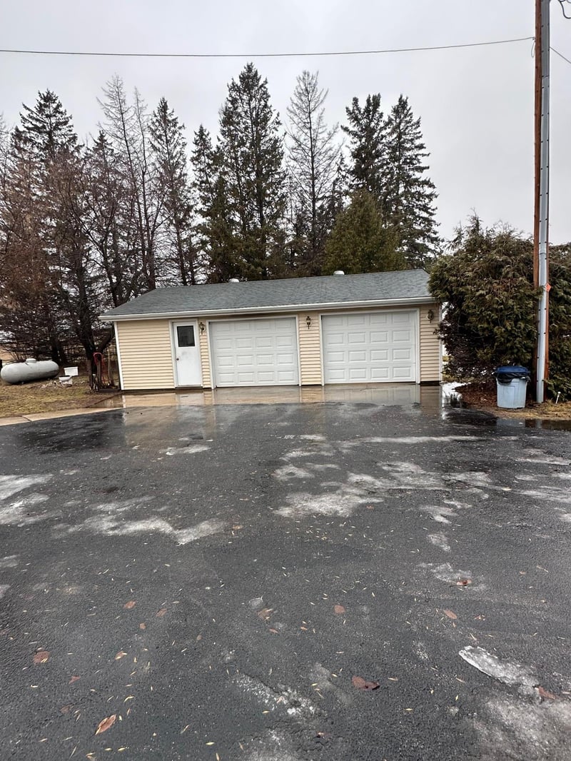 612 Stassen Ave W, Karlstad, MN 56732