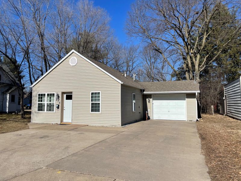 215 13th Ave W, Menomonie, WI 54751