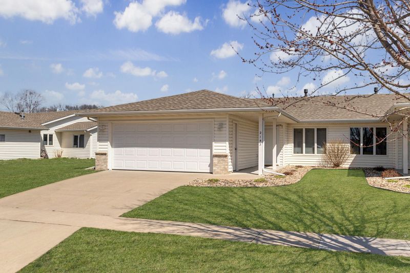 2143 Mcquillan Ct SE, Rochester, MN 55904