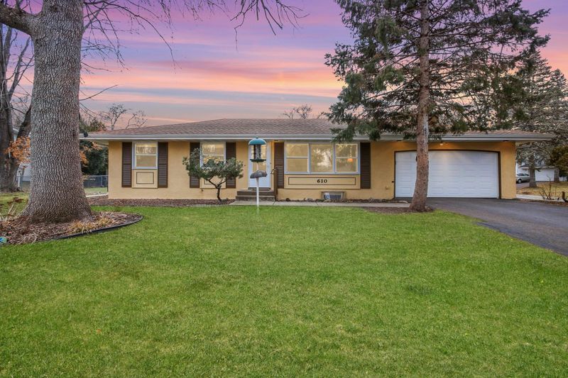 610 Mccallum Dr, New Brighton, MN 55112