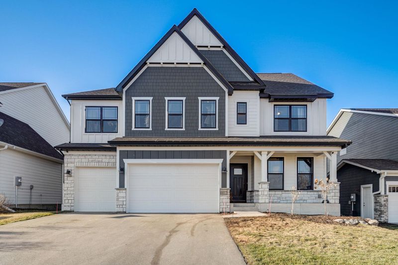 6812 Creekside Way, Minnetrista, MN 55331