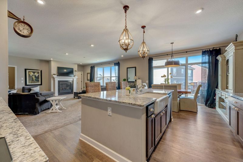 6812 Creekside Way, Minnetrista, MN 55331