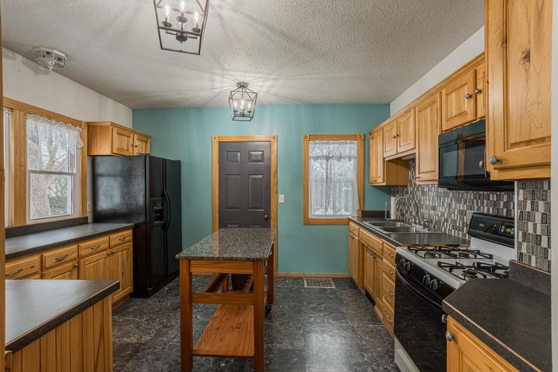 426 5th St SE, Pelican Rapids, MN 56572