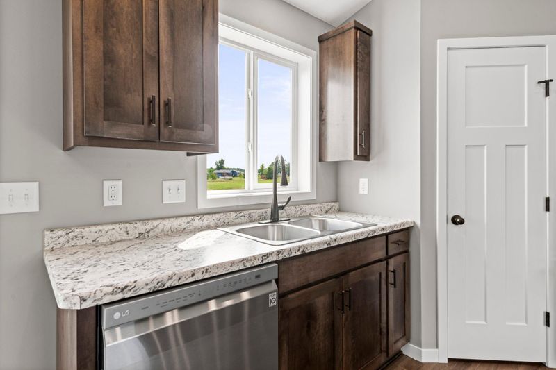 205 8th Ave SE, Isanti, MN 55040