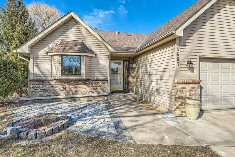 5667 Windmill Dr, White Bear Lake, MN 55110