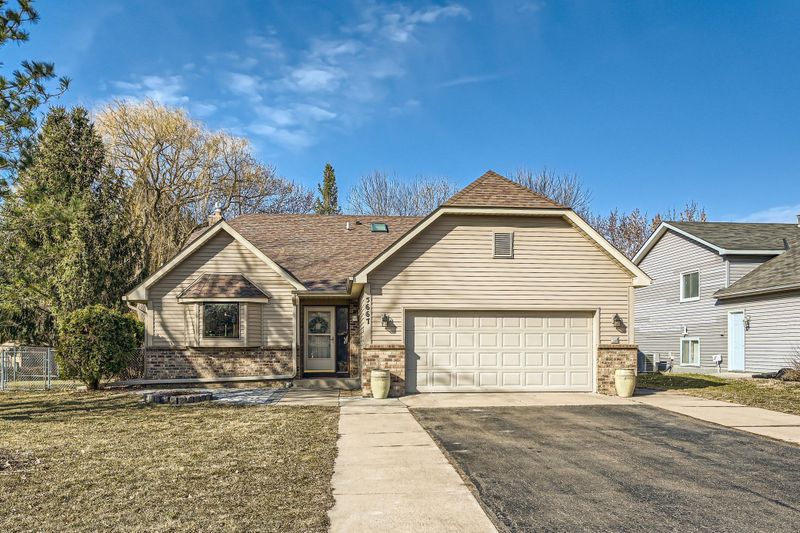 5667 Windmill Dr, White Bear Lake, MN 55110