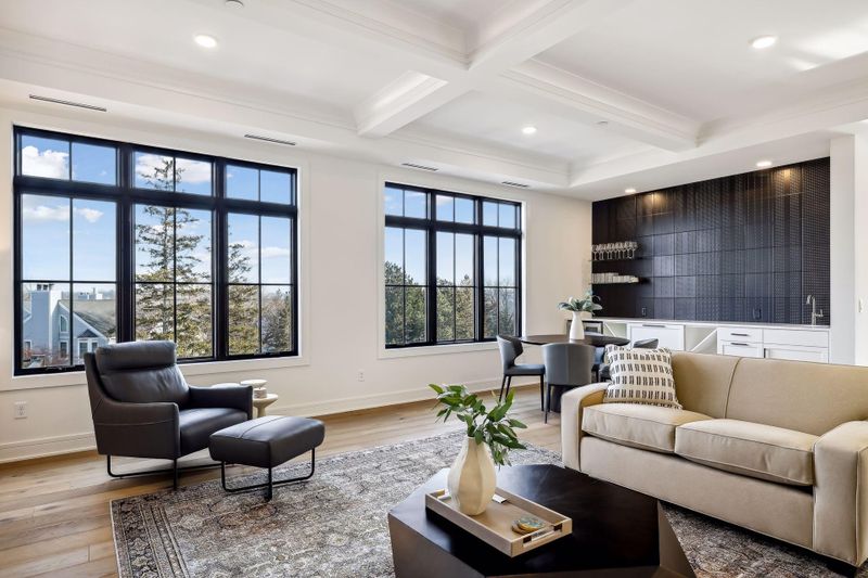 511 2nd St #2, Excelsior, MN 55331