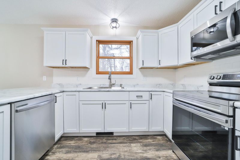 13384 Shadowwood Dr, Baxter, MN 56425