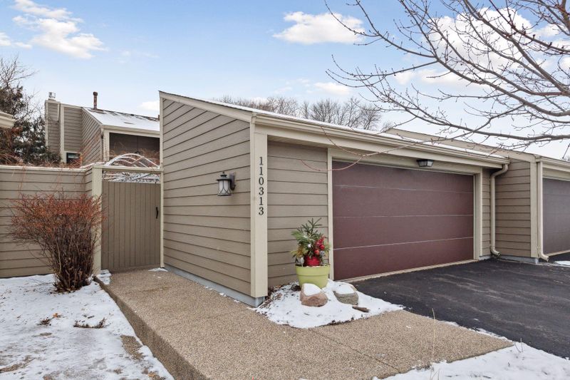 110313 Center Green Cir, Chaska, MN 55318