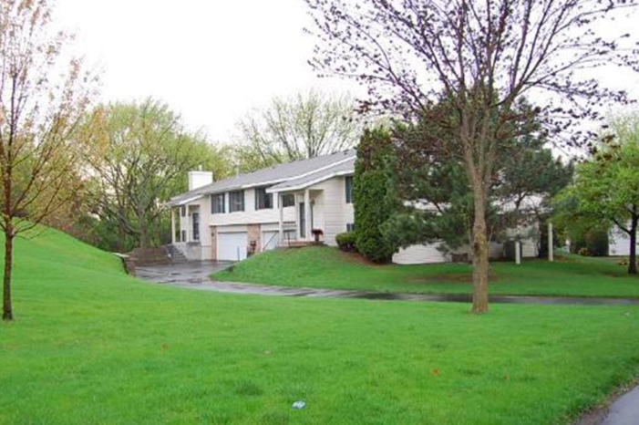 3864 Heather Dr, Eagan, MN 55122