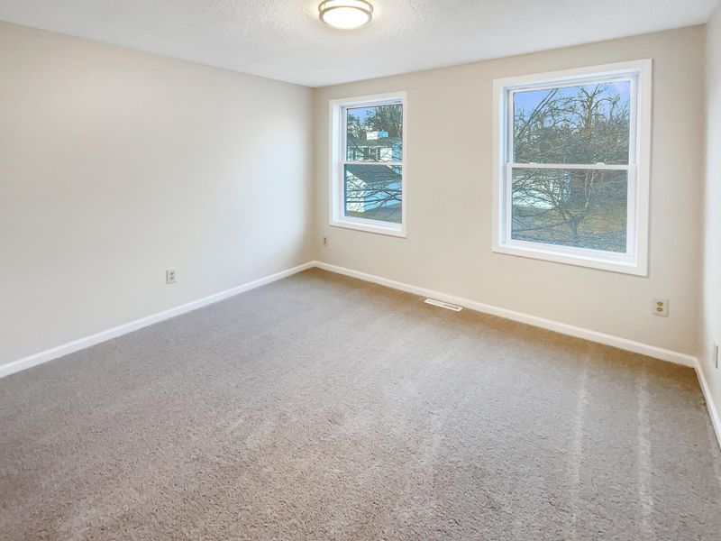 1478 Granada Ave N, Oakdale, MN 55128