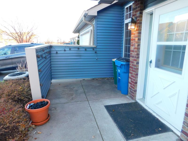 2113 Willow Cir, Hugo, MN 55038