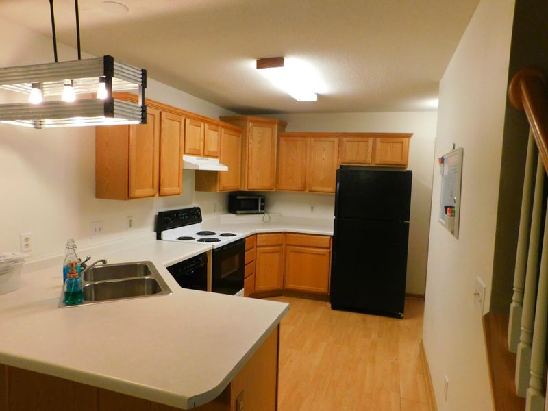 2113 Willow Cir, Hugo, MN 55038