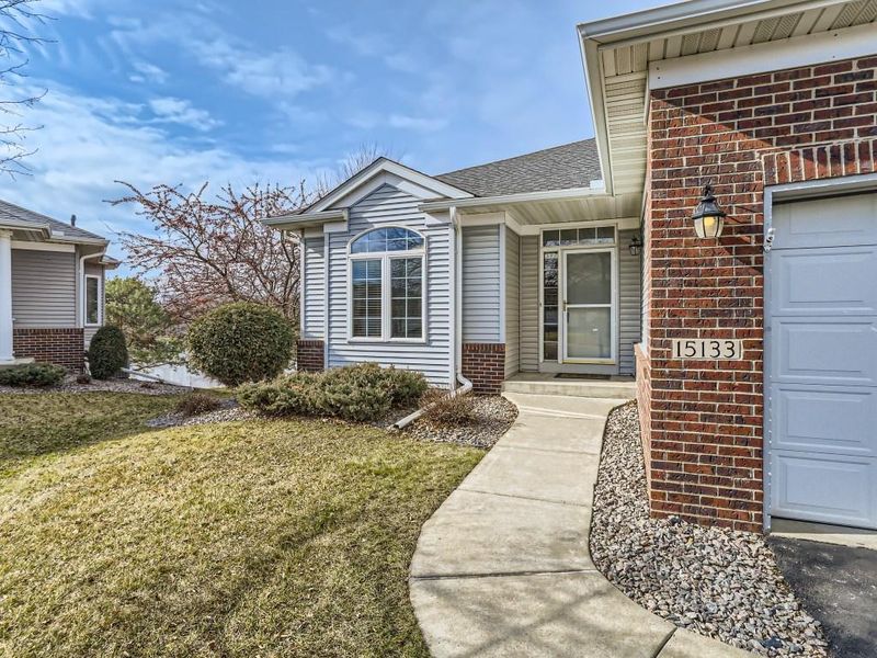15133 Crestone Cir, Rosemount, MN 55068