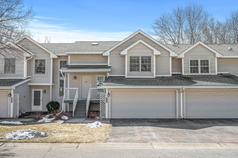 5210 Silver Maple Cir, Minnetonka, MN 55343