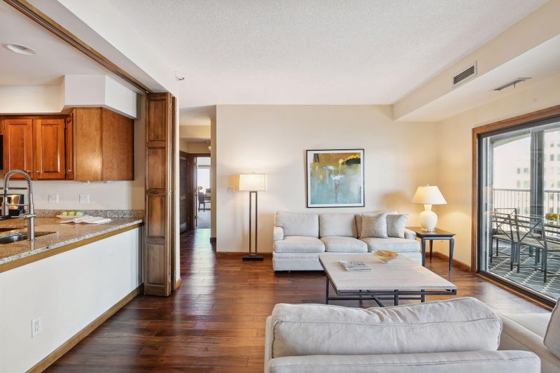 1235 Yale Pl #1107, Minneapolis, MN 55403