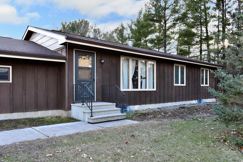 S2859 Elm St, Fountain City, WI 54629