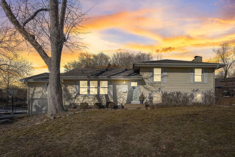 8930 York Rd S, Bloomington, MN 55431