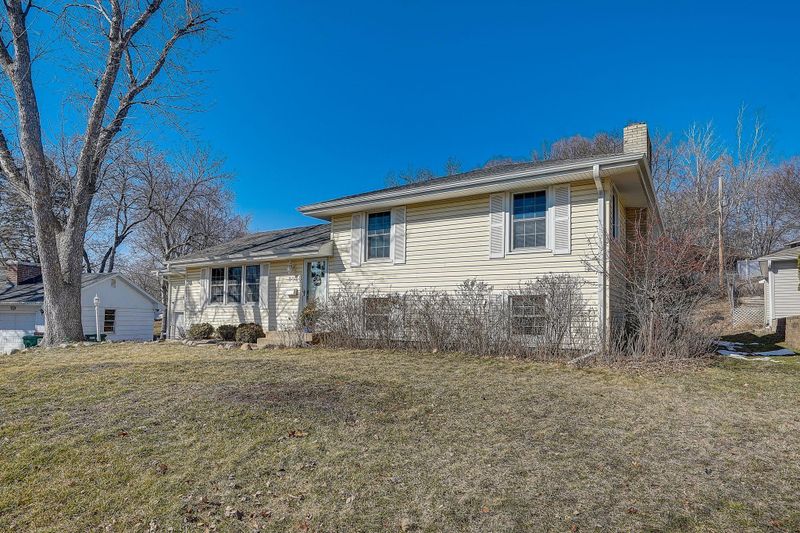 8930 York Rd S, Bloomington, MN 55431