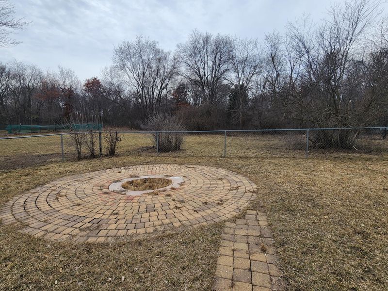 9007 Irving Ave N, Brooklyn Park, MN 55444