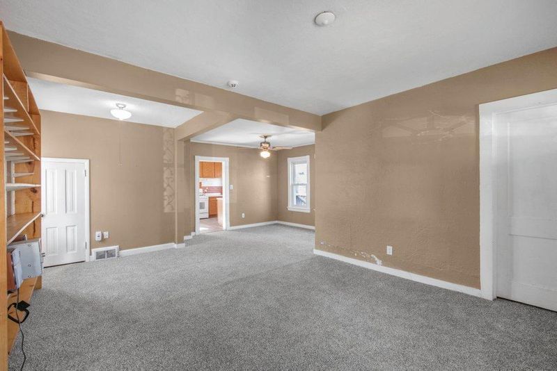 1410 7th St E, Saint Paul, MN 55106