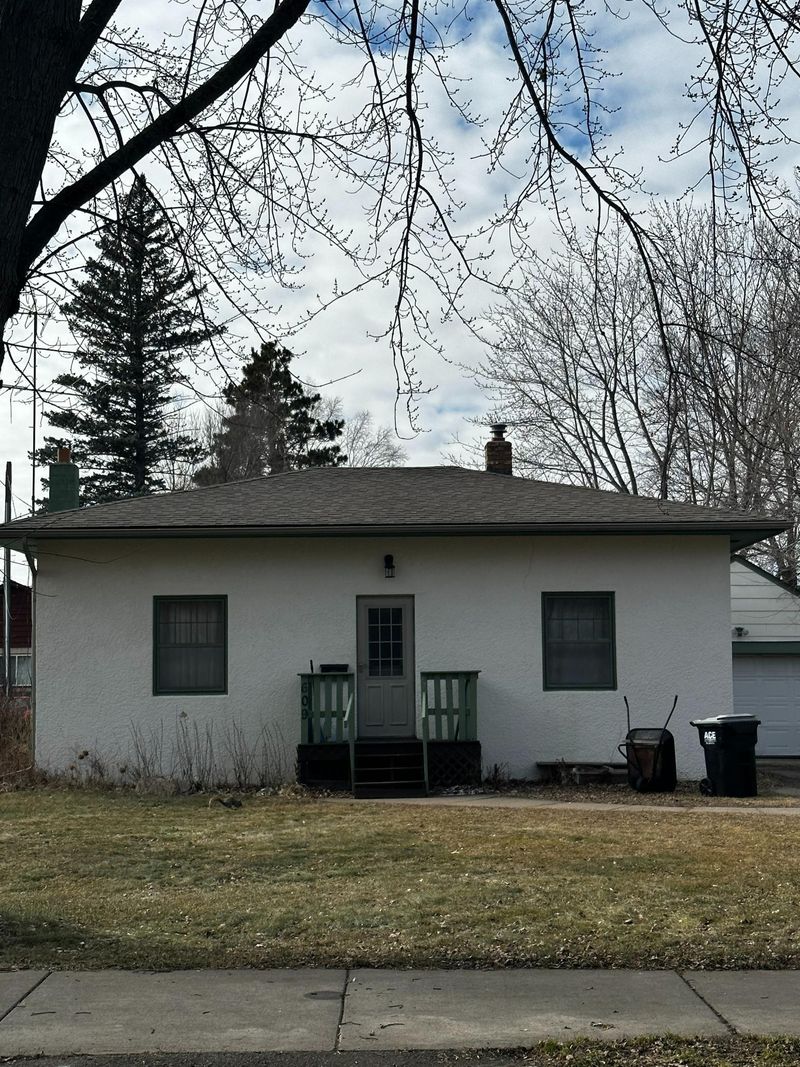 609 5th Ave N, Princeton, MN 55371
