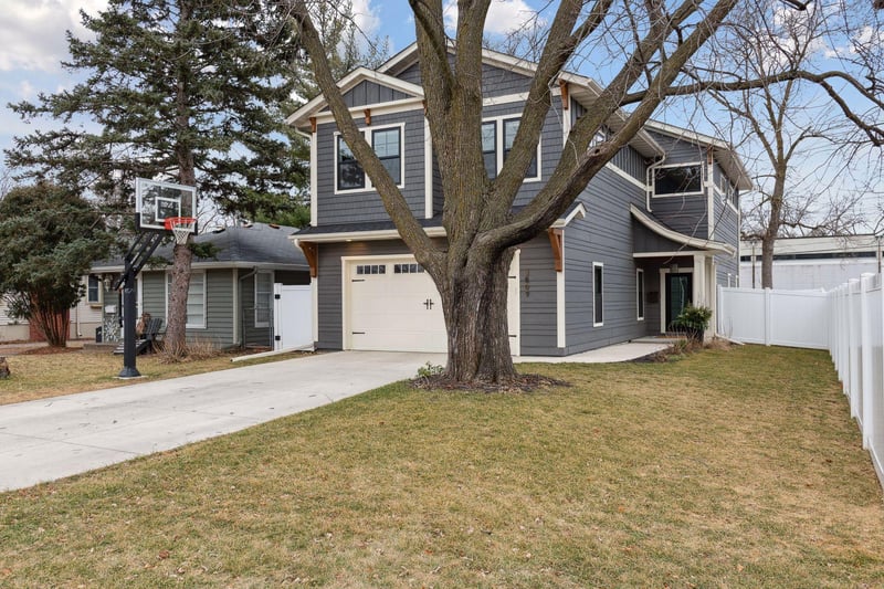 3809 W 54th St, Edina, MN 55410