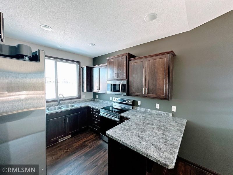 1662 Park View Ln NE, Sauk Rapids, MN 56379