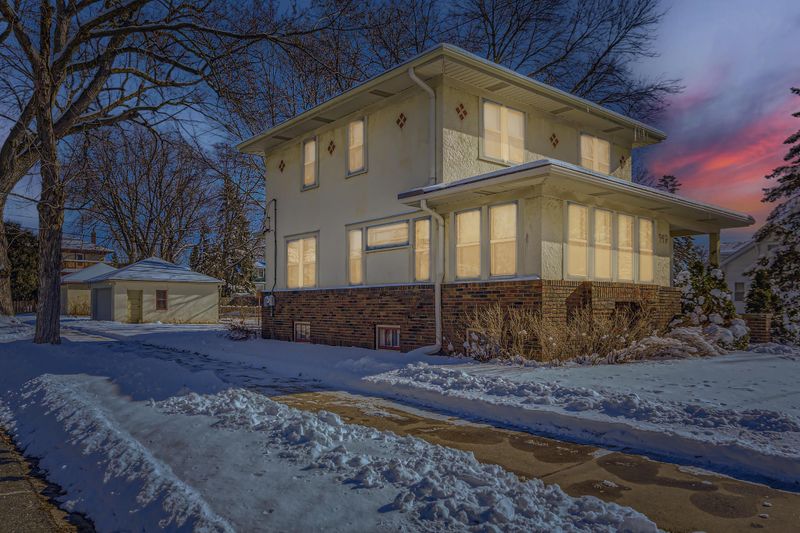 940 Cherokee Ave, West Saint Paul, MN 55118