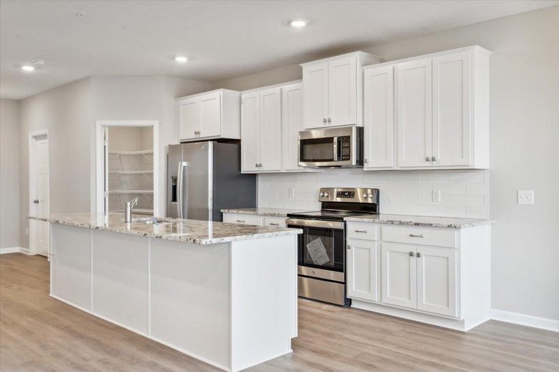 6727 Bluestem Way, Minnetrista, MN 55331