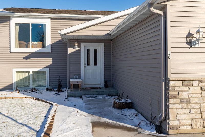 10 6th Ave SE, Elgin, MN 55932