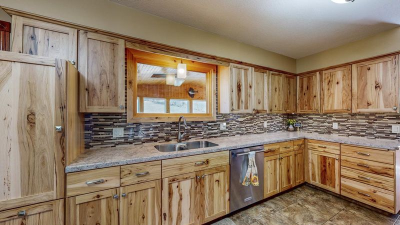 400 Margaret St NE, Chatfield, MN 55923