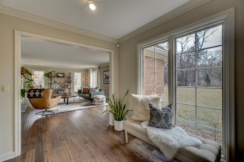 39 E Pleasant Lake Rd, North Oaks, MN 55127