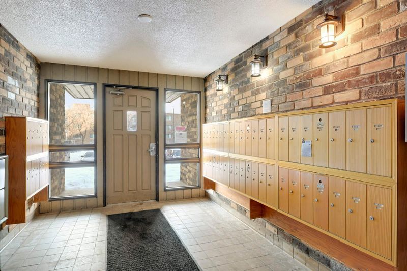 450 Ford Rd #120, Saint Louis Park, MN 55426
