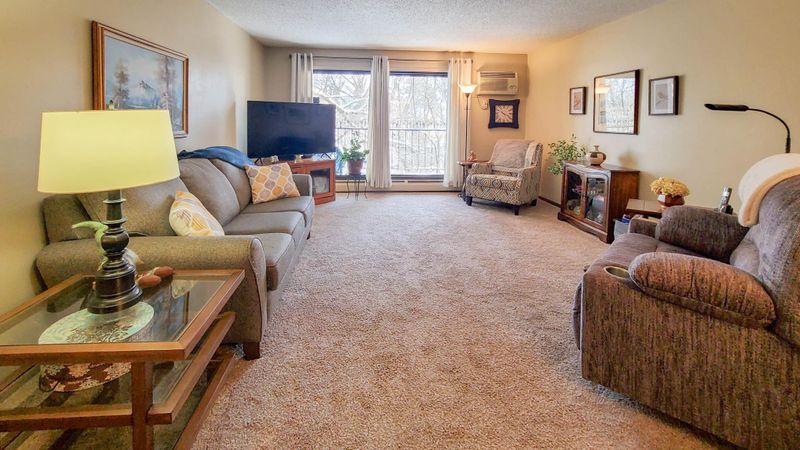 1855 Silver Bell Rd #218, Eagan, MN 55122