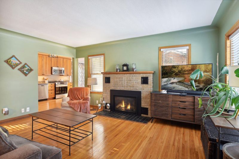 3322 Grimes Ave N, Robbinsdale, MN 55422