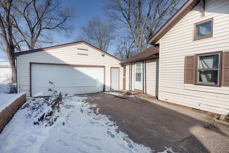 606 Holm Ave, Eau Claire, WI 54703