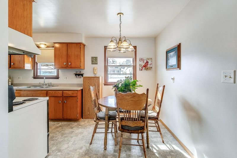 809 9th St W, Hastings, MN 55033