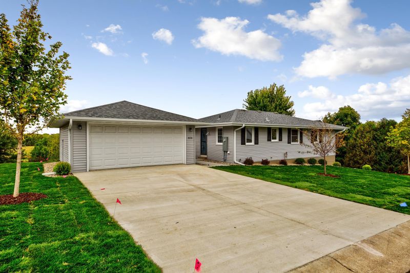 403 Sidney St W, Morristown, MN 55052