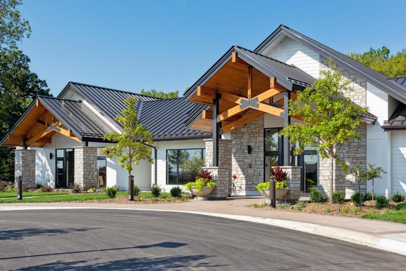 1046 Moers, Chaska, MN 55318